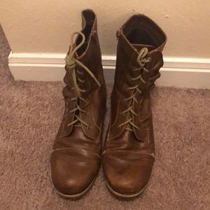 Combat boots with ruffle detail